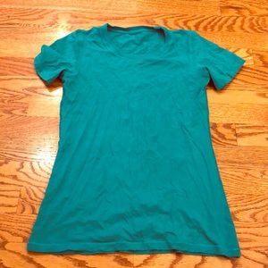 Lululemon T-shirt green